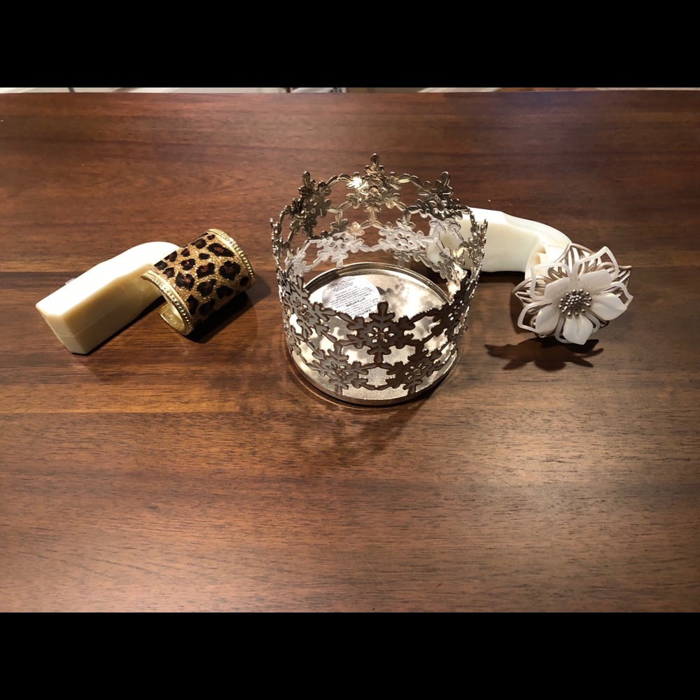Bath and body candleholder and wallflowers